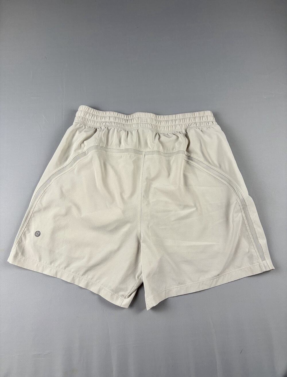 Lululemon Pace Breaker Lined Short 5” Inseam Size S Beige M7B83S